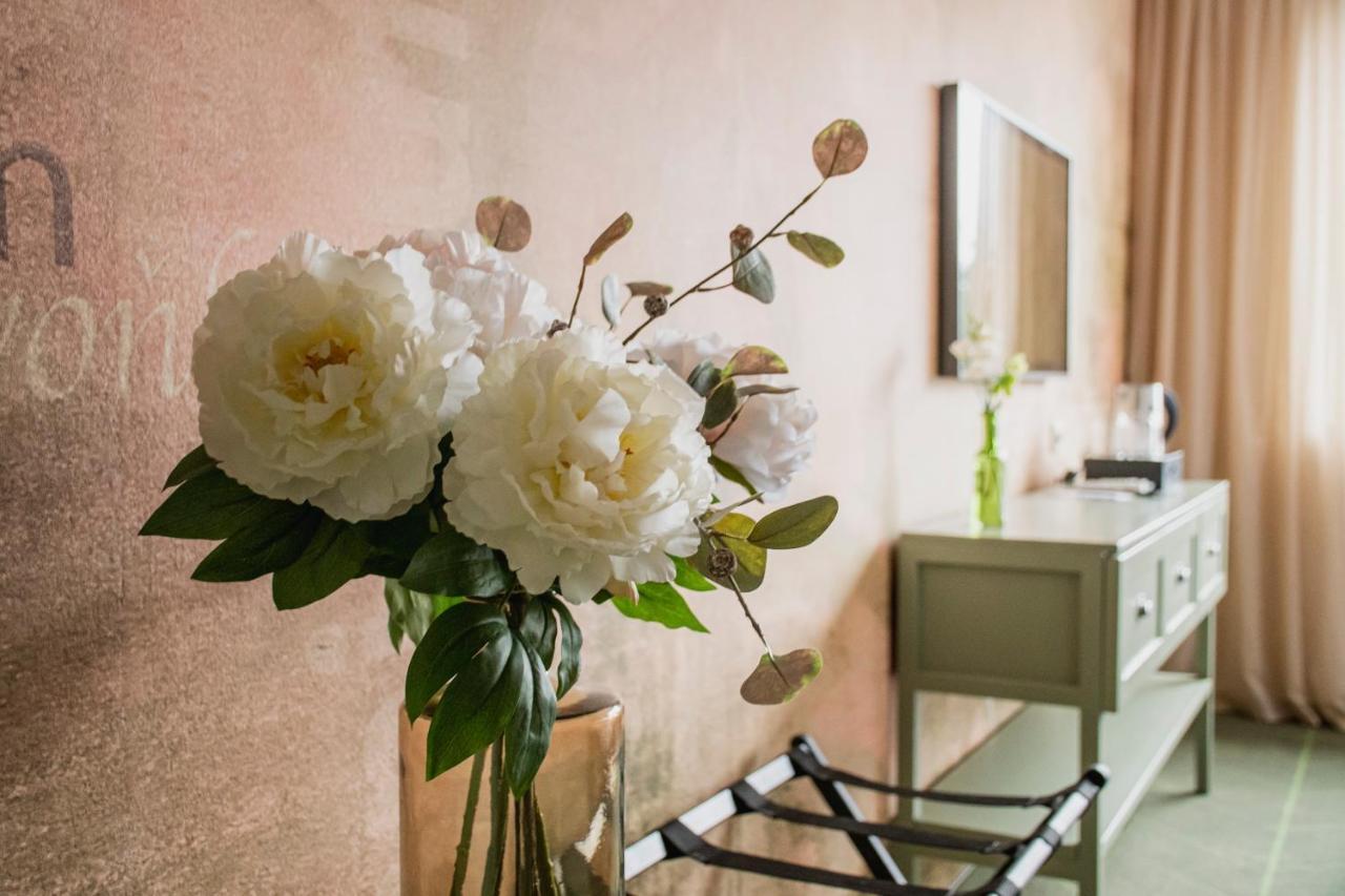 אולומוץ Herbarium Boutique Hotel מראה חיצוני תמונה