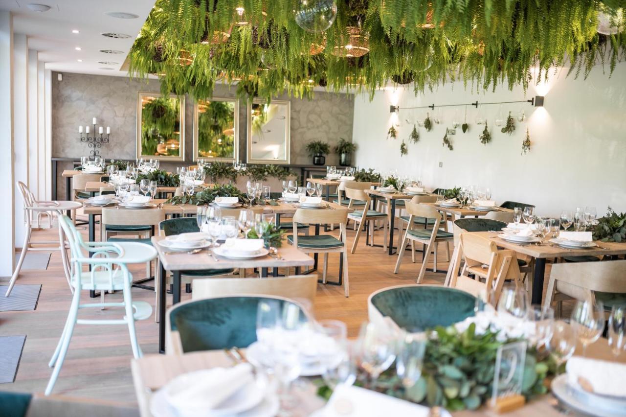אולומוץ Herbarium Boutique Hotel מראה חיצוני תמונה