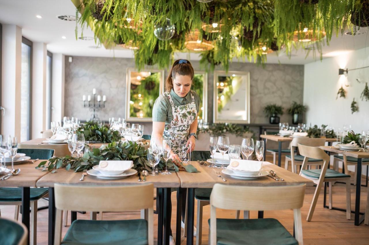 אולומוץ Herbarium Boutique Hotel מראה חיצוני תמונה